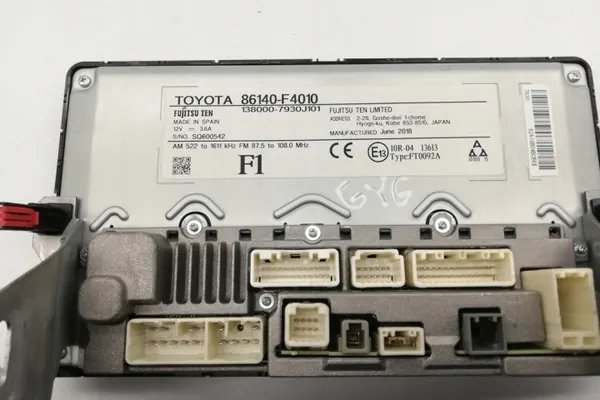 Écran de navigation Toyota C-HR OEM 86140F4010 Occasion image 3