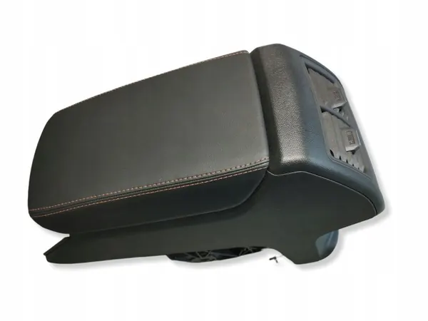 Cupra Formentor Armlehne OEM 5FF864207B - Gebraucht image 2