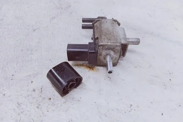 Elektromagnetisk ventil FORD S-MAX 2.0L bensin image 5