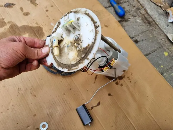 Bomba de Combustível Nissan Qashqai II J11 image 4