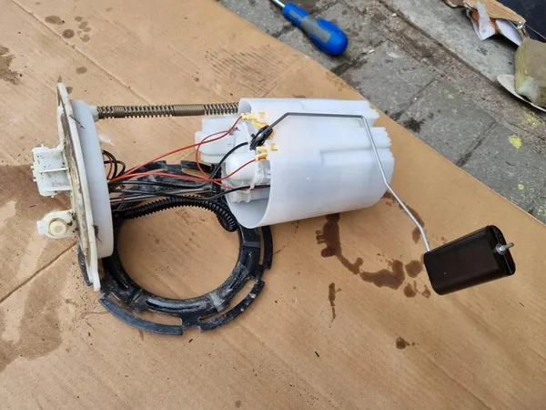 Bomba de Combustível Nissan Qashqai II J11 image 7