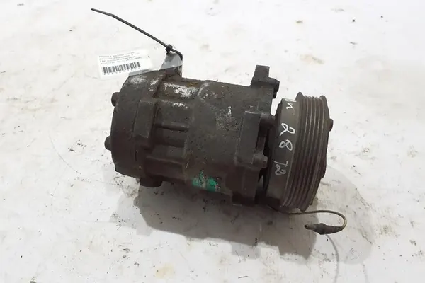 Compressore aria condizionata RENAULT MASTER II 7700300462 image 2