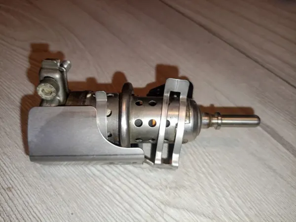 Inyector AdBlue Peugeot OE 9813930180 Usado image 2