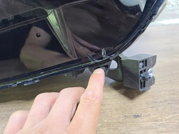 FARO DIANTEIRO ESQUERDO HONDA CRV 6 VI STANLEY W6297 image 7