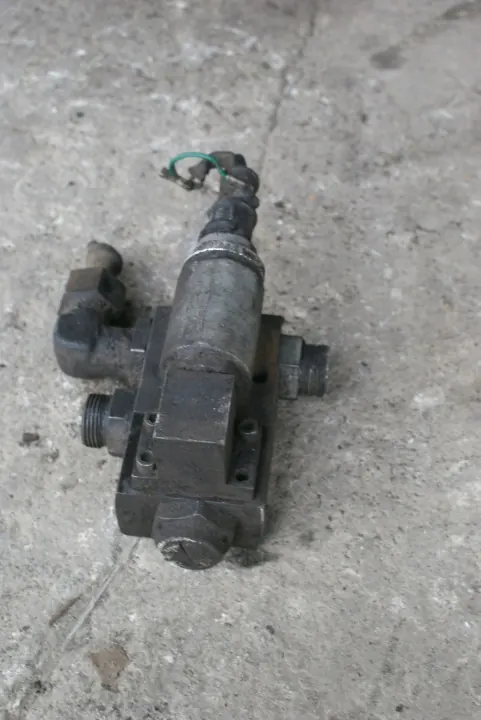 Válvula de Rebose Hydrotor ZP3.160.16E2 - Usada image 4