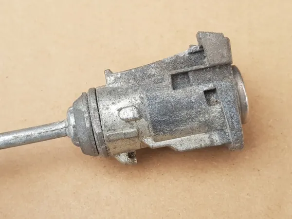 OEM Ovisärmänsylinteri - Vasen Etu SEAT Leon II:lle image 9