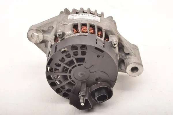 Vaihtovirtageneraattori Fiat 500L 1.6D OE 51884351 image 3