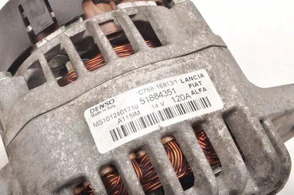 Vaihtovirtageneraattori Fiat 500L 1.6D OE 51884351 image 5