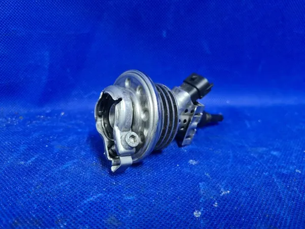 AdBlue Injector Audi A6 A7 A8 3.0 TDI OEM 4H0131113A image 4