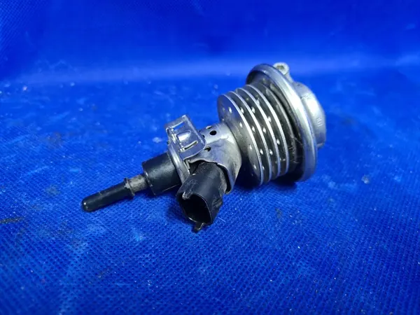 AdBlue Injector Audi A6 A7 A8 3.0 TDI OEM 4H0131113A image 6