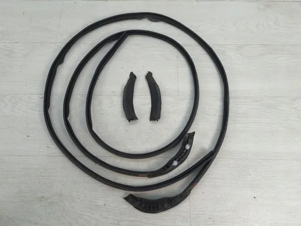 Renault Kangoo 3 oven tiiviste OEM 769213590R - Käytetty image 5