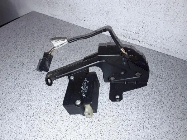 BMW 5 Touring E39 takaikkuna spoileri OEM 51248238469 image 2