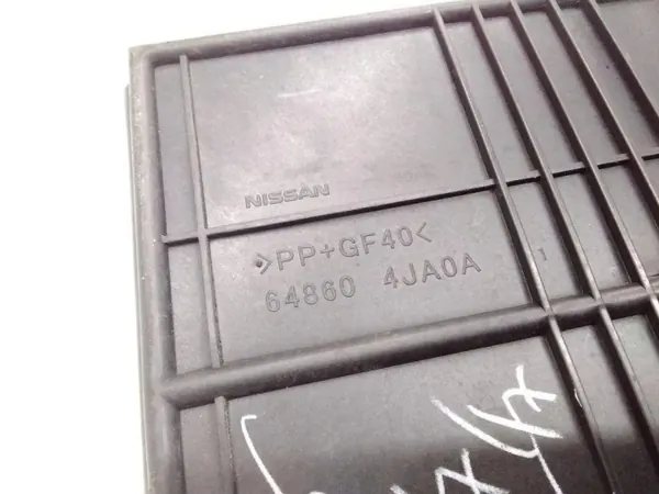 OEM 648604JA0A Batterihållare för Nissan Navara D22 image 4