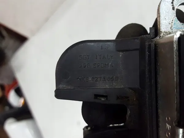 VW Passat B6 05- Kombi Baklucka Lås Bak image 2