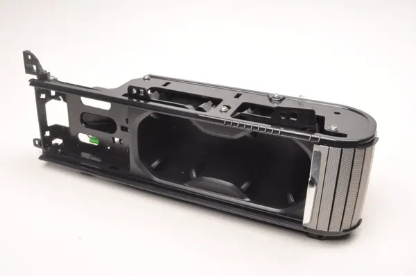 Sujetavasos Volvo XC60 II OEM 32260254 - Usado image 9