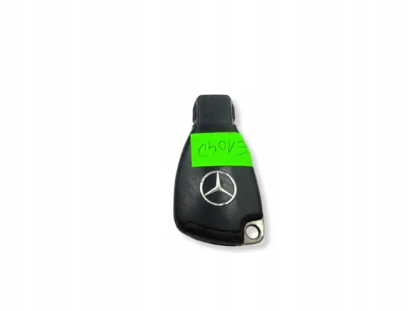 Llave Mercedes OEM UHP2326 - 2 Botones Usada image 6