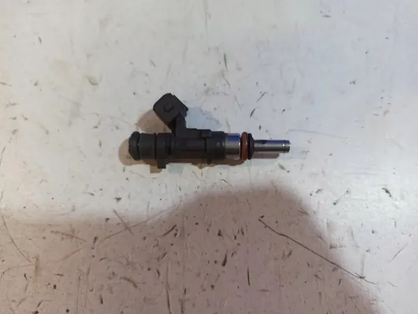 SAAB 9-5 (YS3G) Injektor 1.6L 2011 OEM 93186230 image 2