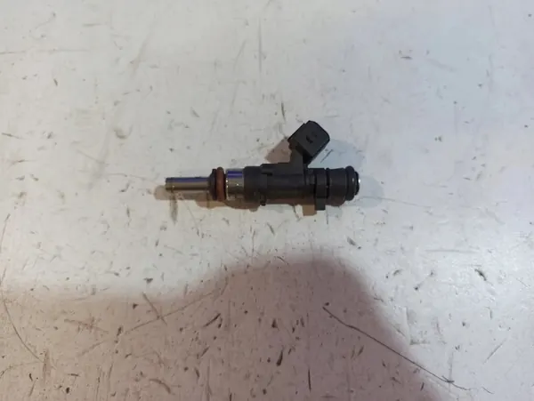 SAAB 9-5 (YS3G) Injektor 1.6L 2011 OEM 93186230 image 3