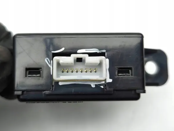 AUX-uttag Nissan 370Z 2013 OEM 283184P000 image 3