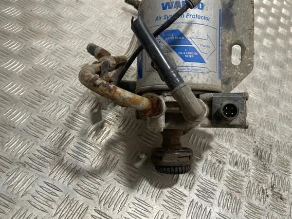 Soupape de sécheur d'air OEM 4324251010 pour Volvo FH13 image 4