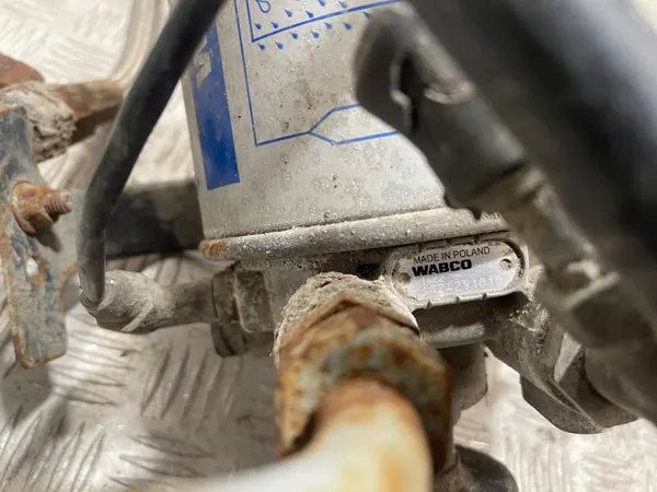 Soupape de sécheur d'air OEM 4324251010 pour Volvo FH13 image 6