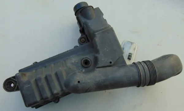 Ilmansuodattimen Kotelo Audi A3 8P 1.9TDI image 3