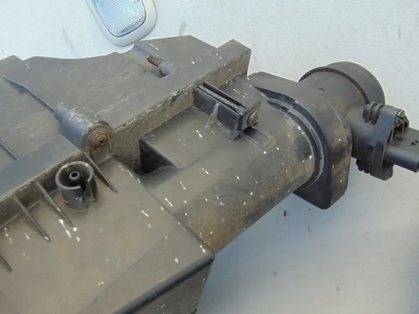 Ilmansuodattimen Kotelo Audi A3 8P 1.9TDI image 5