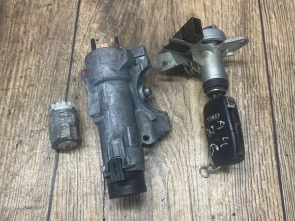 OEM 3214R Bagagelåsinsats för Audi A4 B6 image 2