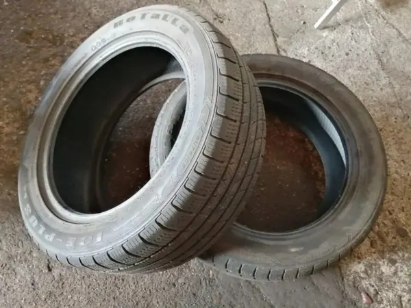 Subaru OE 25550R19 Achterkleprooster - Gebruikt image 2