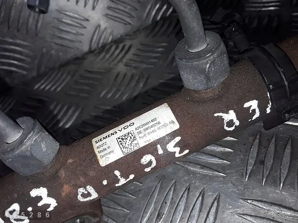 Trilho de Combustível Land Rover Range Rover III L322 3.6 TD V8 A2C20001402 image 4