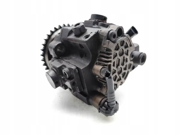 Bomba de inyección Hyundai OEM 33100-2A410 Usada image 2