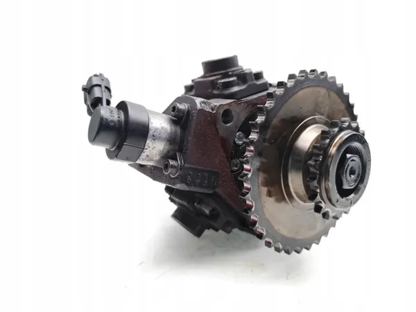 Bomba de inyección Hyundai OEM 33100-2A410 Usada image 3