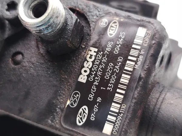 Bomba de inyección Hyundai OEM 33100-2A410 Usada image 7