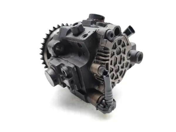 Bomba de inyección Hyundai OEM 33100-2A410 Usada image 9