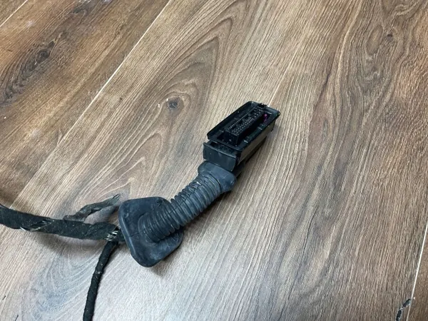 Vänster Bakdörrskabel OEM M8A214633BB image 4