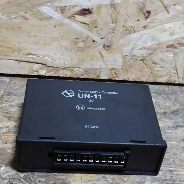 Perävaunun ohjausmoduuli OEM 10R-035755 VW Passat B6 image 2
