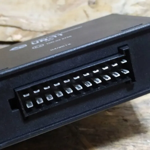 Perävaunun ohjausmoduuli OEM 10R-035755 VW Passat B6 image 6