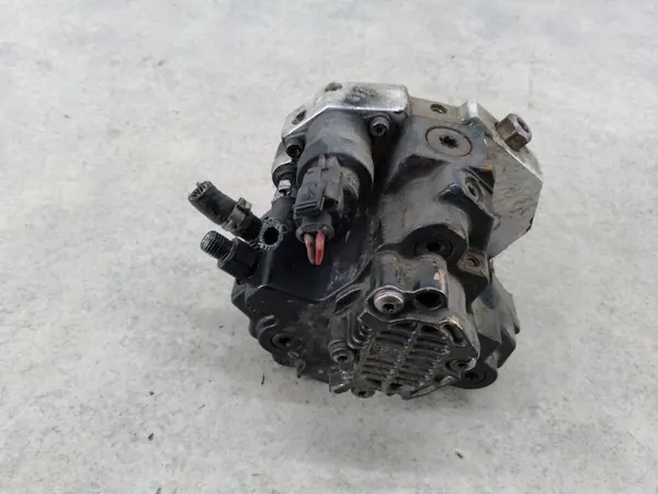 Pompe à injection OEM 8689590 pour Volvo XC90 d'occasion image 5