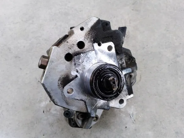Pompe à injection OEM 8689590 pour Volvo XC90 d'occasion image 7