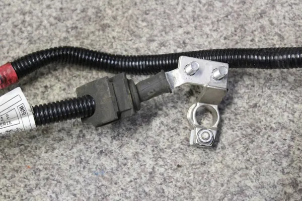 BMW OEM 8513156 Accukabel met Klem image 3