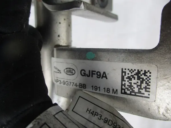 Fuel Rail Injectors Jaguar XE XF F-PACE RANGE ROVER image 4