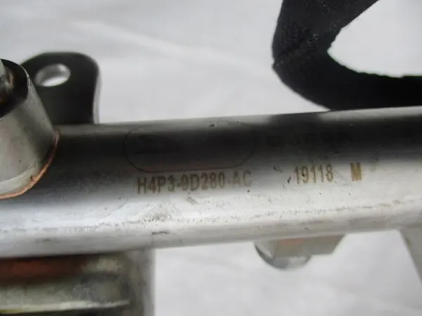 Fuel Rail Injectors Jaguar XE XF F-PACE RANGE ROVER image 5