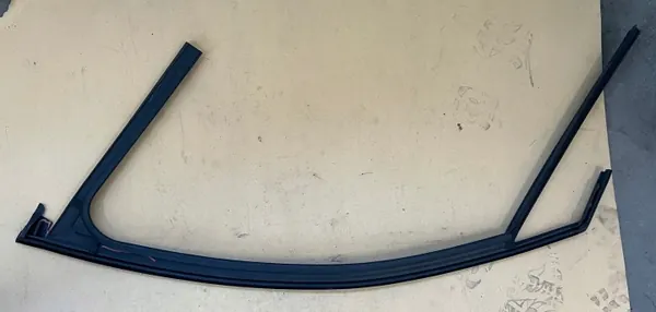 Junta Puerta Delantera Derecha OEM 803312944R Renault Megane IV image 5
