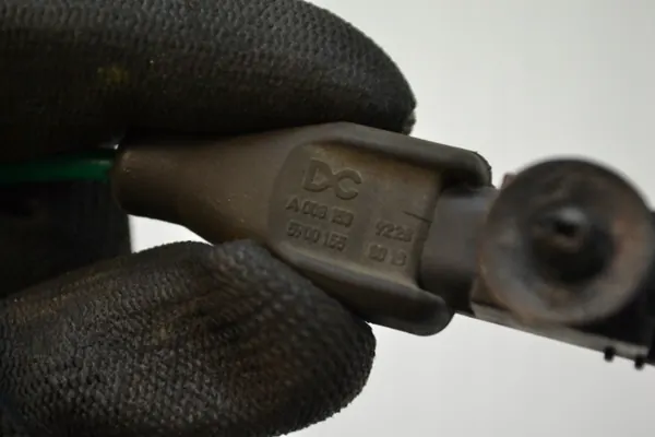 Mercedes-Benz Actros Turbosnelheidssensor OEM A0081539228 image 5