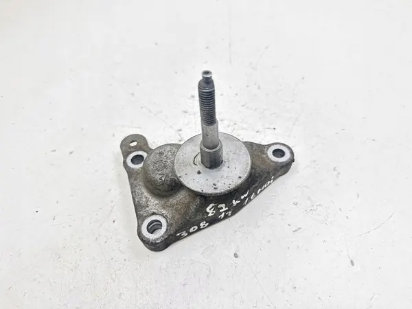 2011 Peugeot 308 Gearbox Mount 52761480 image 1