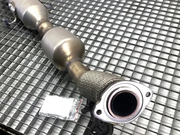 Katalysaattori OEM LORK-2227-1000016506 Lexus LBX image 3