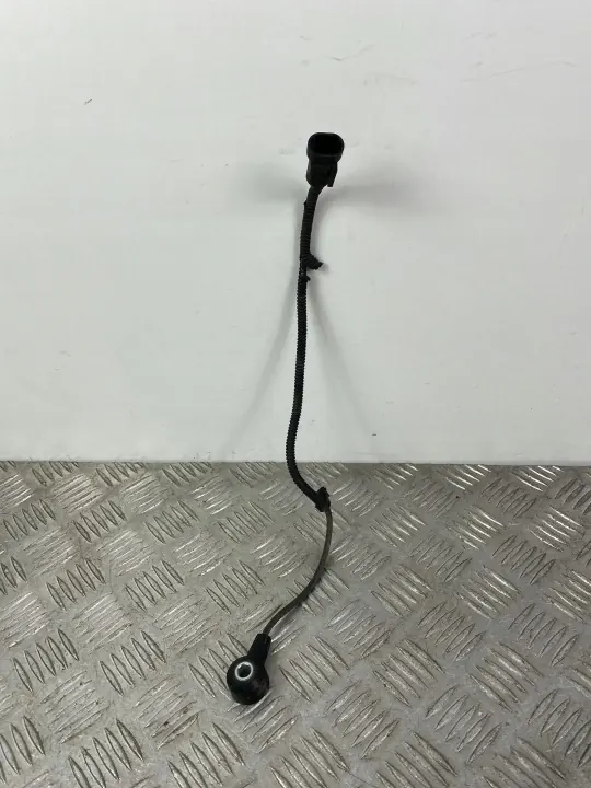 Hyundai Knock Sensor OEM 392502G100 - Begagnad image 2
