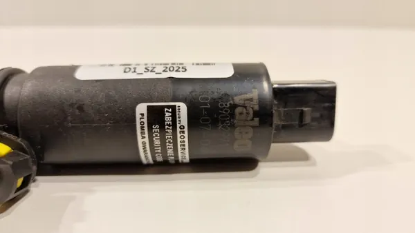 Volvo OEM 89032971 Spolarpumpmotor - Begagnad image 3