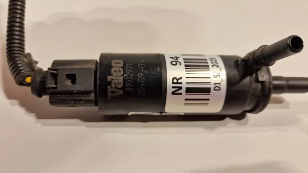 Volvo OEM 89032971 Spolarpumpmotor - Begagnad image 4