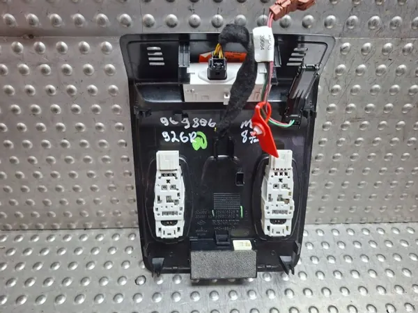 Lámpara de iluminación usada OEM S26301875 Renault Clio V image 4
